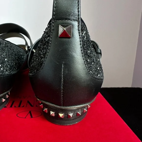 Valentino Garavani Rockstud Ballet Flats 🖤 - Picture 6 of 10